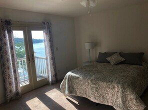 83 Main St in East Haddam, CT - Foto de edificio - Building Photo