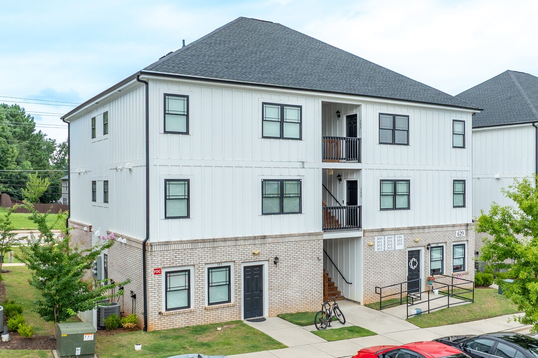 Academy Overlook in Clayton, NC - Foto de edificio