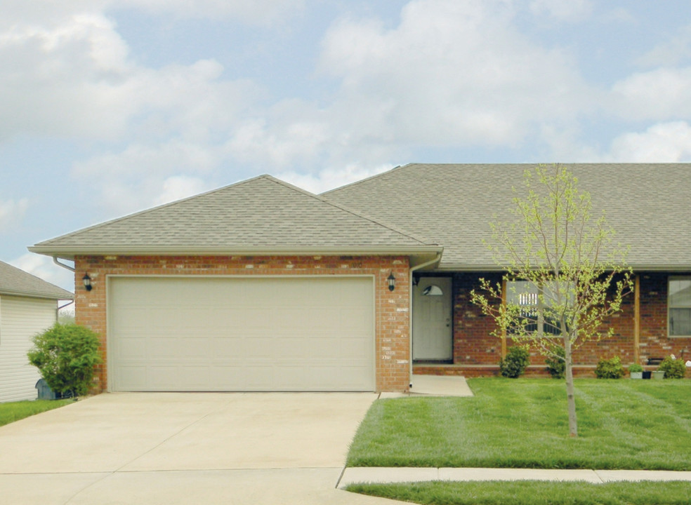Ben Steele Properties Ozark Houses & Duplexes in Ozark, MO - Foto de edificio