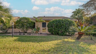 117 Rio del Mar St, Unit C in St. Augustine, FL - Building Photo