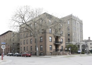 1401 Willow St in Minneapolis, MN - Foto de edificio - Building Photo