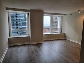 512 N McClurg Ct in Chicago, IL - Building Photo - Building Photo