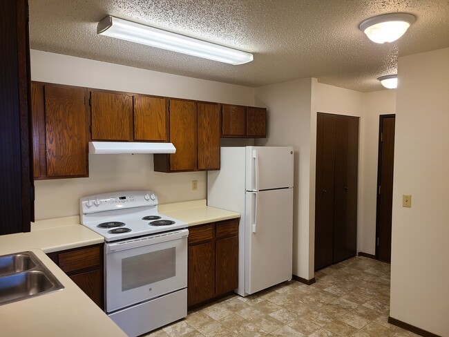 Green Apartments in Fargo, ND - Foto de edificio - Building Photo