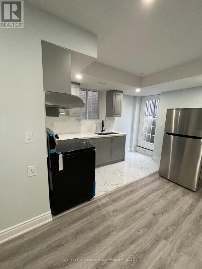 306 Cedar Hedge Rd in Milton, ON - Building Photo - Building Photo