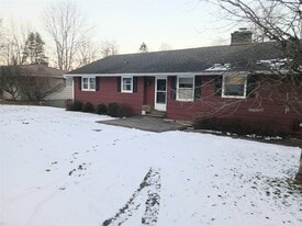 5 Meadow Brook Ln in Greene, NY - Building Photo