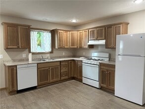 430 2nd Dr NE in New Philadelphia, OH - Building Photo - Building Photo