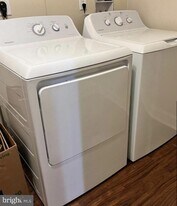 512 Caroline St in Fredericksburg, VA - Building Photo