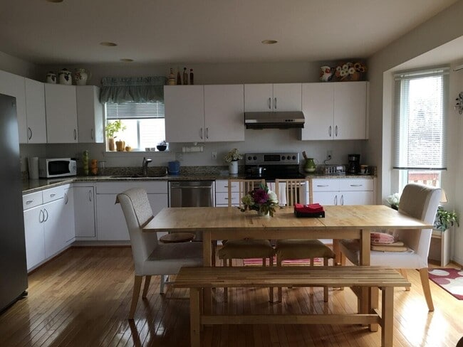 156 Arthur Ave in Troy, MI - Building Photo - Building Photo