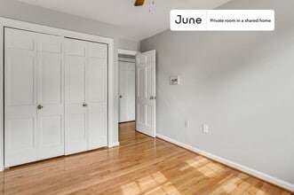 Room in Shared 7 bed/4 bath home in Washington, DC - Building Photo - Building Photo