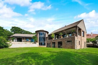 8542 Meadowbrook Dr in Fort Worth, TX - Building Photo - Building Photo