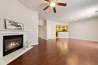 385 Raphael Ln in Clovis, CA - Building Photo - Building Photo