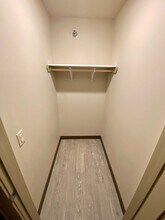 922 Charles St, Unit 102-202-215 in La crosse, WI - Building Photo - Building Photo