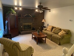 328 Harolds Branch Rd, Unit 4 in Pikeville, KY - Foto de edificio - Building Photo