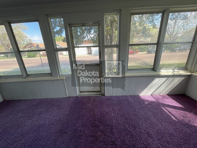 509 E 1st Ave in Mitchell, SD - Building Photo - Building Photo