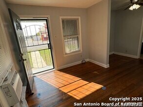 1602 NW 23rd St in San Antonio, TX - Building Photo - Building Photo