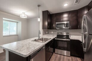 Pine Ridge in Cincinnati, OH - Building Photo