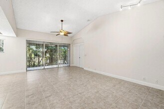 9770 Nickels Blvd, Unit 405 in Boynton Beach, FL - Building Photo - Building Photo