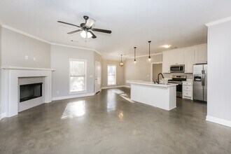 104 Moss Crk in Canton, MS - Foto de edificio - Building Photo