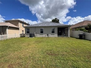 3921 Stornoway Dr in Land O Lakes, FL - Building Photo - Building Photo