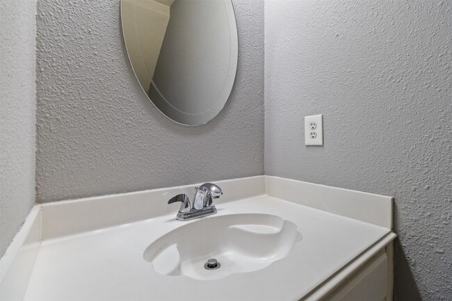 property at 3904 Ivywood Dr