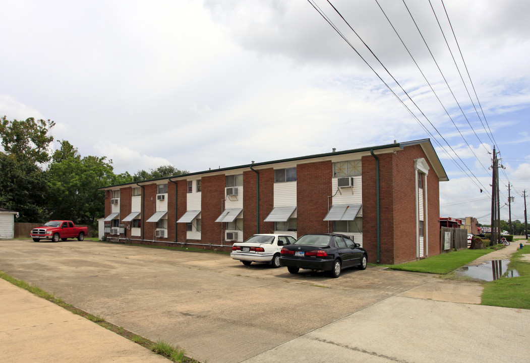 2407 Old Alvin Rd in Pearland, TX - Building Photo