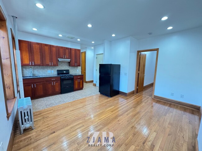 property at 471 7th Ave