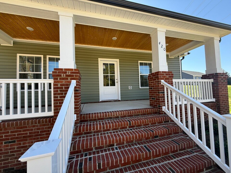 420 W Pine St in Graham, NC - Building Photo