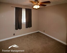 2607 Rogers Blvd in Manhattan, KS - Building Photo - Building Photo