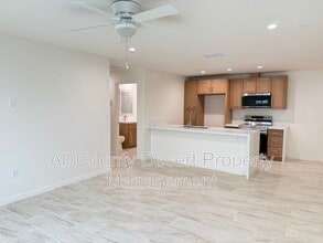 517 S Mountain View Dr in Palm Springs, CA - Building Photo - Building Photo