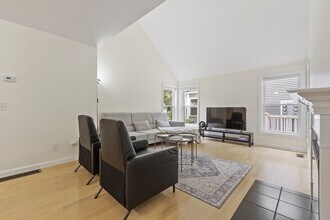 5 Maple Ridge Dr in Burlington, MA - Building Photo - Building Photo