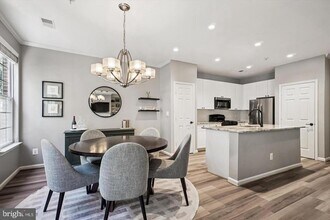 2663 Manhattan Pl in Vienna, VA - Building Photo - Building Photo