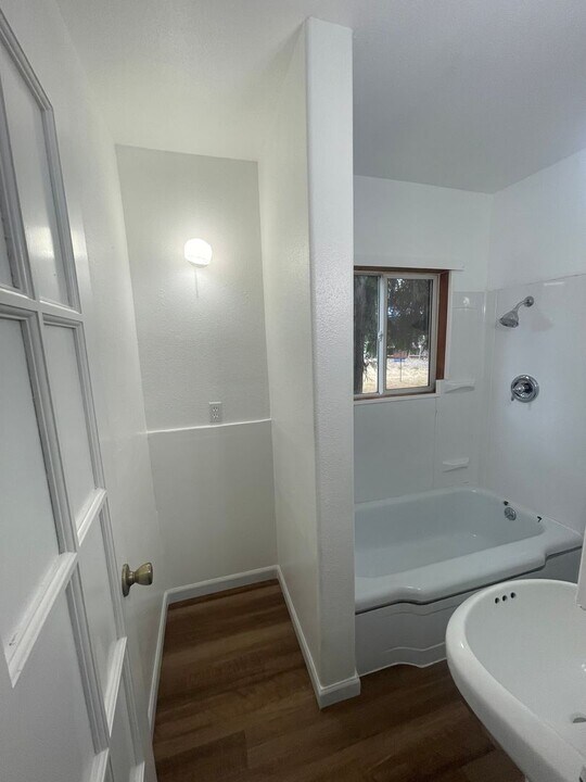1823 Kalmia St in Sweet Home, OR - Building Photo