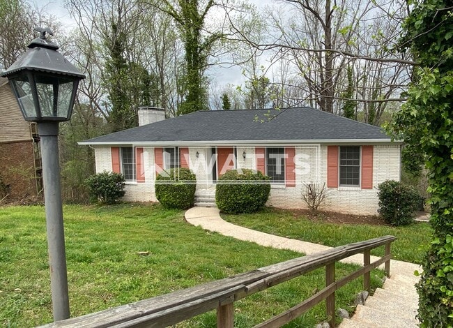 2305 Mountain Oaks Ln