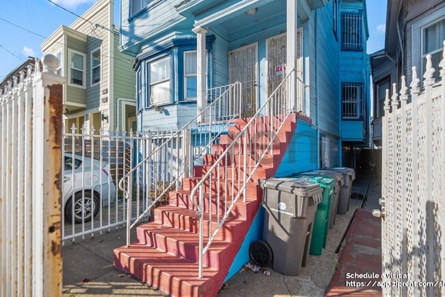 848 Mead Ave in Oakland, CA - Foto de edificio - Building Photo