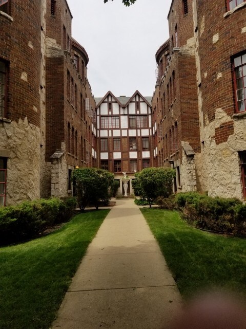 2548 W Fitch Ave-Unit -56-3 in Chicago, IL - Building Photo