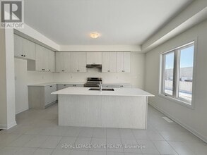 107 Windermere Blvd in Loyalist, ON - Building Photo - Building Photo