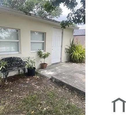 11780 SW 213th St in Miami, FL - Building Photo