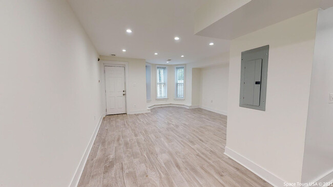 1452 Fairmont St NW, Unit B in Washington, DC - Building Photo - Building Photo