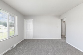 1824 Meadow Dr in Fredericksburg, VA - Building Photo - Building Photo