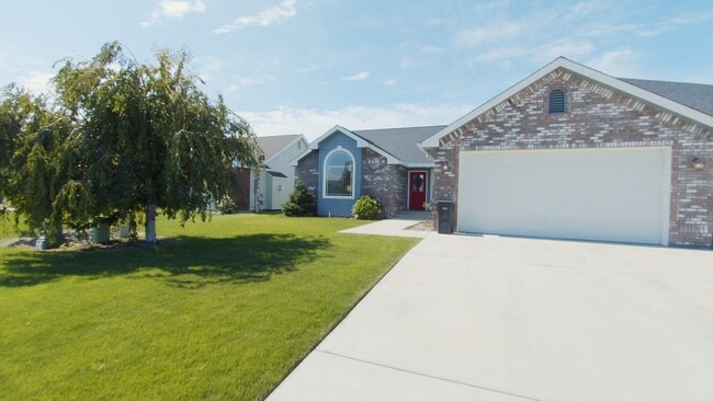 1004 S 88th Ave in Yakima, WA - Building Photo - Building Photo