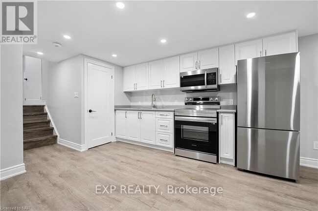 property at 8059 Aintree Dr