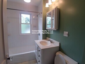 23 Edison Ave, Unit 2T in Medford, MA - Building Photo - Building Photo