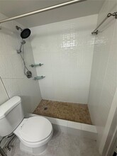 2735 W 62nd Pl in Hialeah, FL - Building Photo - Building Photo