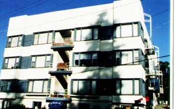 St. Charles Place in Oakland, CA - Foto de edificio - Building Photo