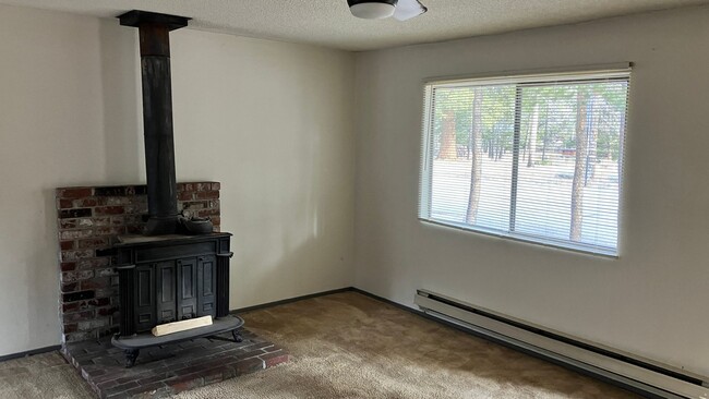 2666 Lipan St in South Lake Tahoe, CA - Building Photo - Building Photo