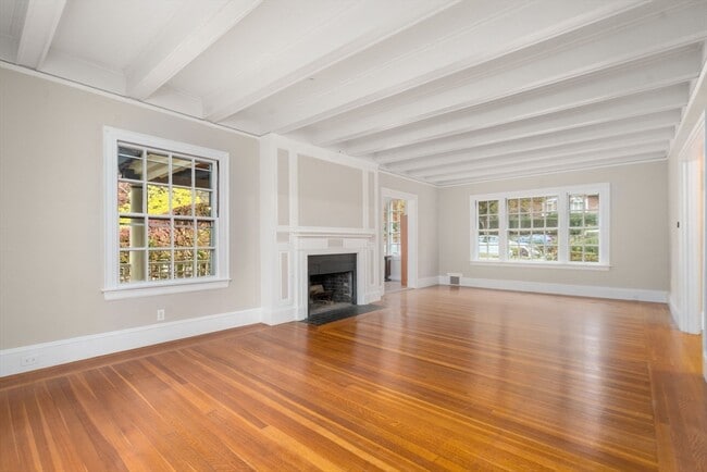 161 Clinton Rd in Brookline, MA - Building Photo - Building Photo