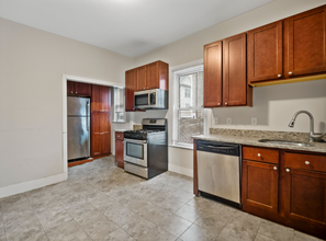 44 Cameron Ave, Unit 1 in Somerville, MA - Building Photo - Building Photo