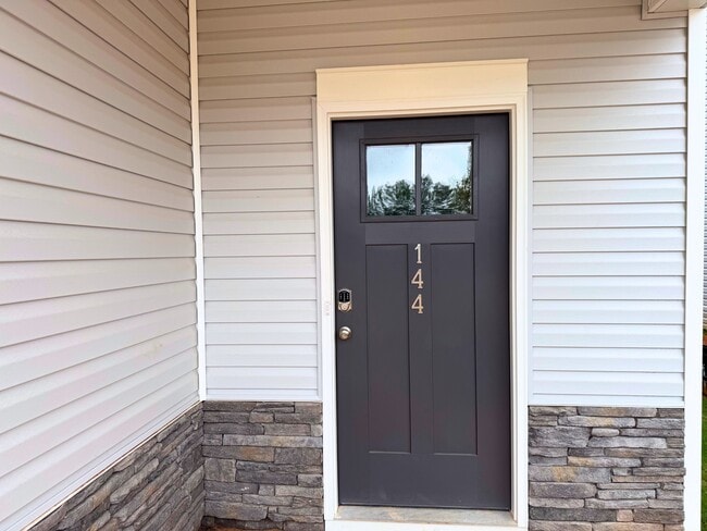 144 Gervais Cir in Greenville, SC - Building Photo - Building Photo