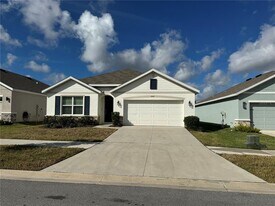 2442 Knight Island Dr in Brandon, FL - Building Photo