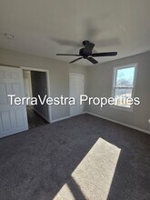 711 N 3rd St-Unit -Unit 2 in Millville, NJ - Building Photo - Building Photo